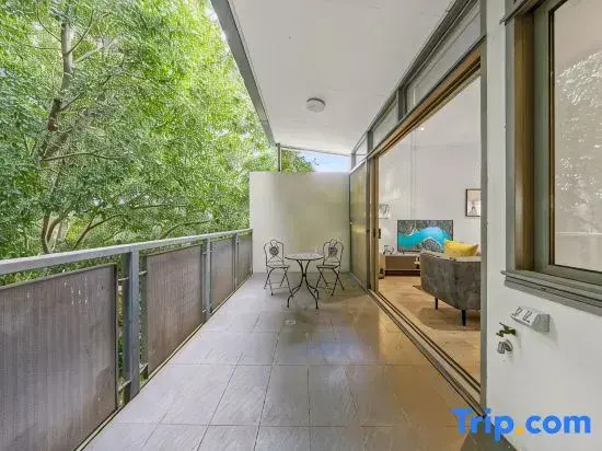 Rooftop 2 Bed Apt With Terrace at Newtown