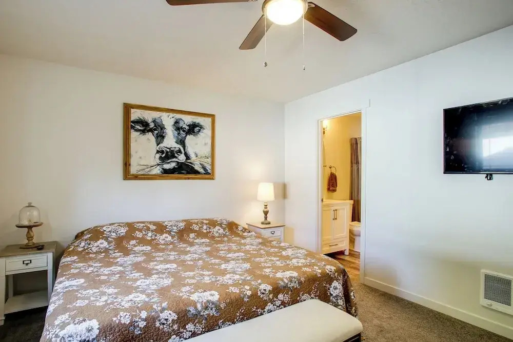 1 Mi to Dtwn Cda: Pet-friendly Home w/ Patio!