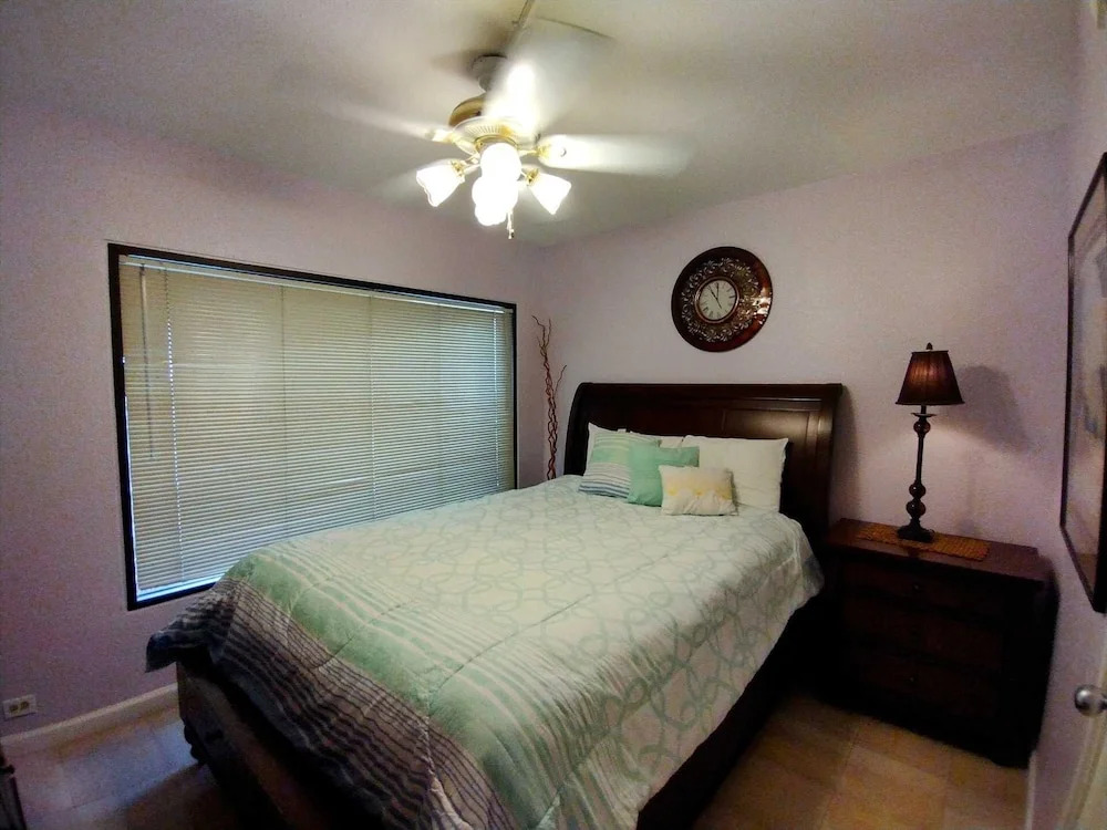 Landfall Towers 71 Minium 2 Bedroom Condo by RedAwning