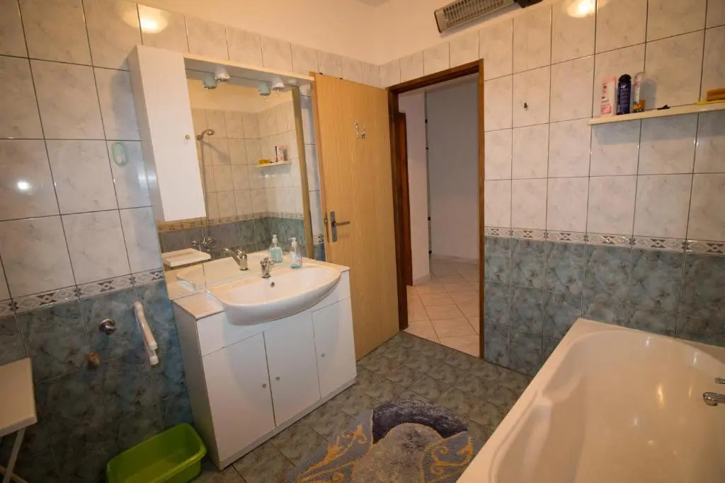 Apartments Lores