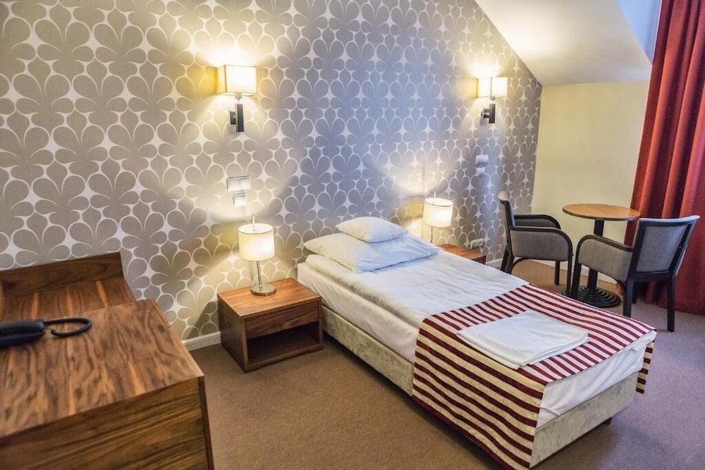 Hotel Lord Krosno