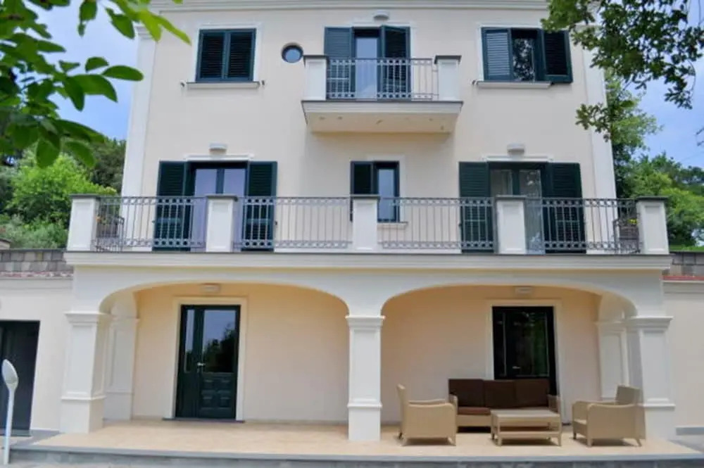 Villa Gold