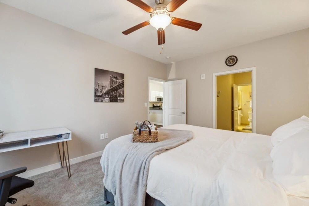 Stylish 1 BR Apartment w Movie Theater