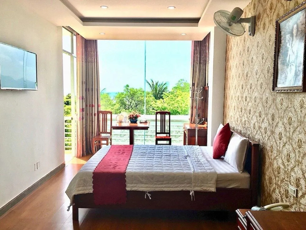 Y Linh Hotel