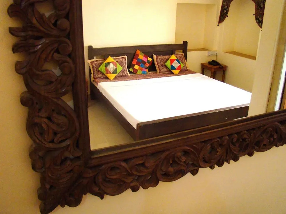 Hotel Heera Court
