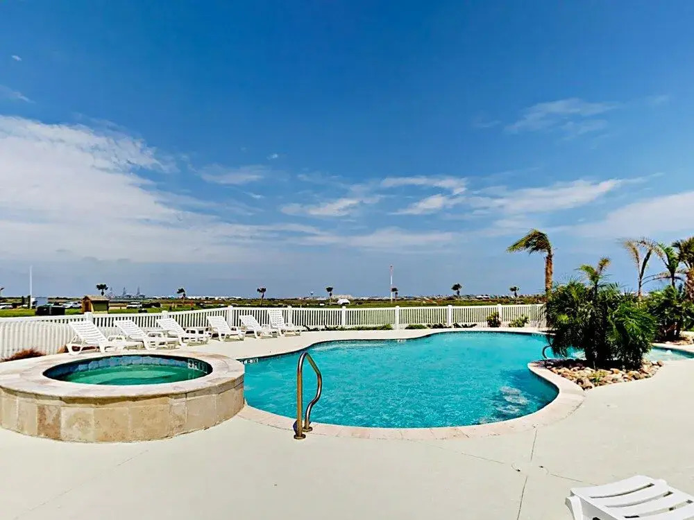 200 Piper Blvd Townhouse Unit C1 - 3 Br townhouse by RedAwning