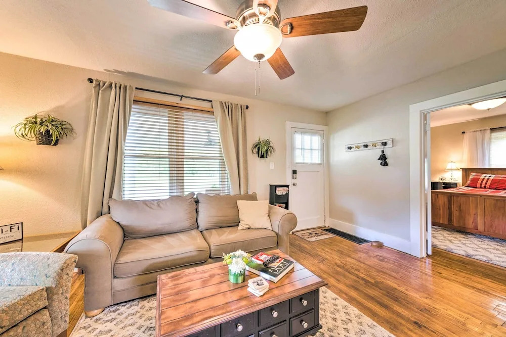 'lucky Dawg' Pet-friendly Abode Near St Louis!
