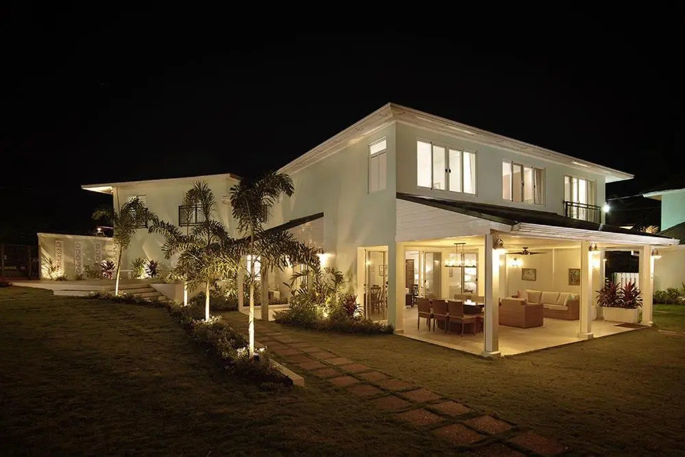 Coral Cay Villas