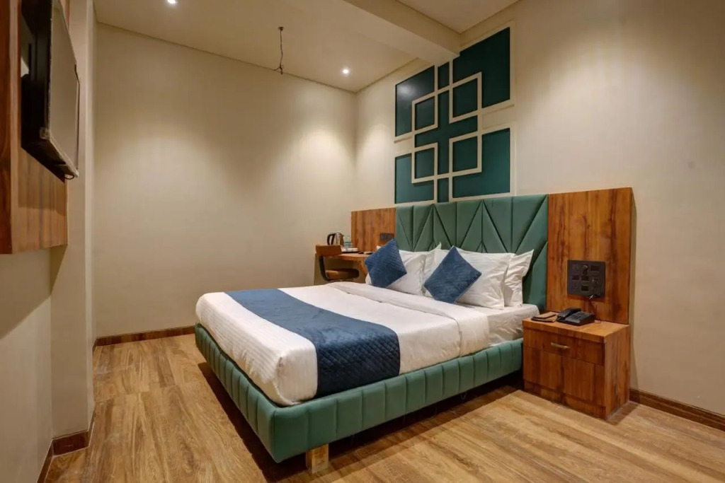 Starville Hotel Andheri MIDC