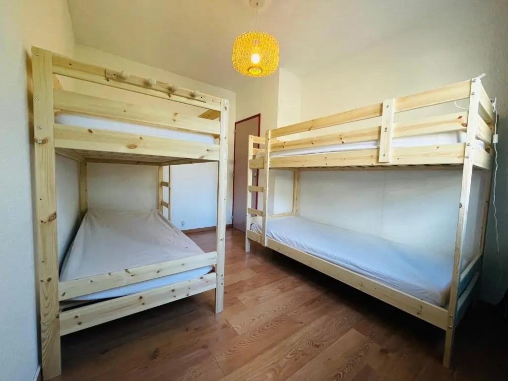 Appartement rénové à 200m de la plage + garage