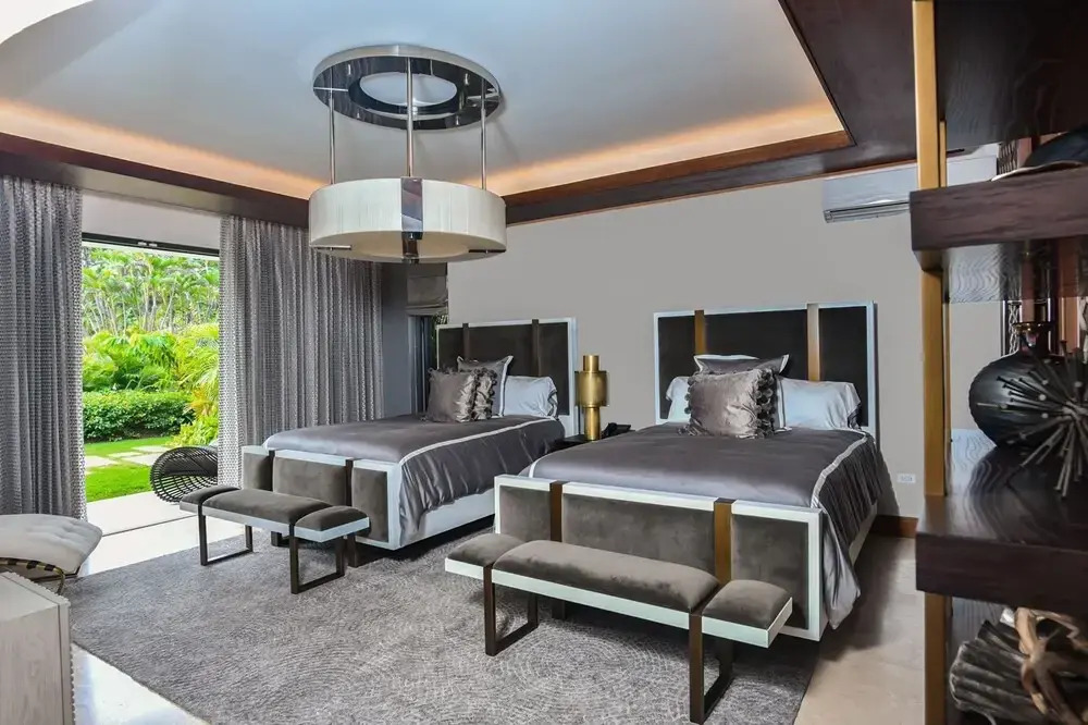 Oceans 8 Villa 6BR