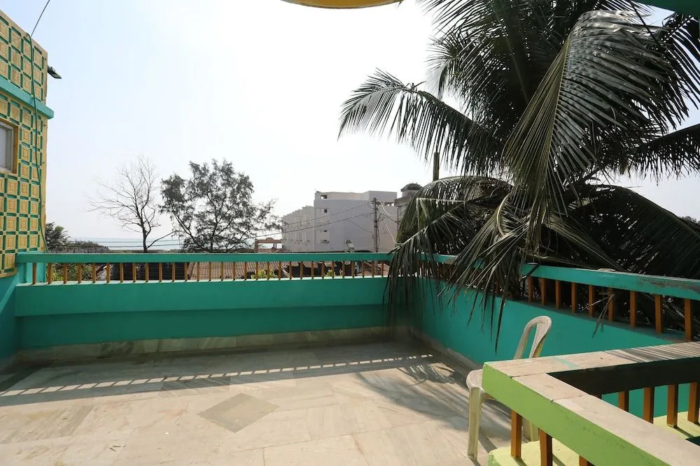 OYO 22892 Hotel Divine