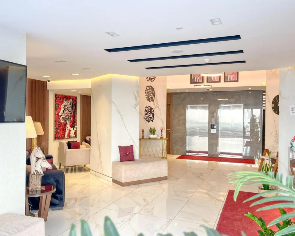 Red Carpet Hotel & Suites