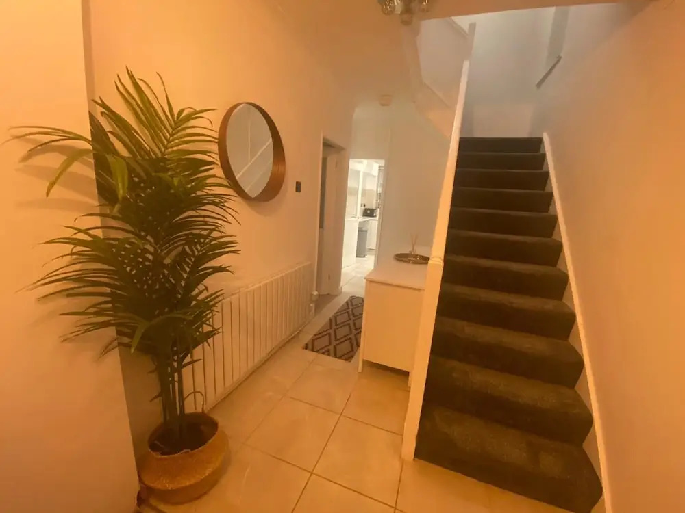 Charming 3-bed House Near Central Manchester