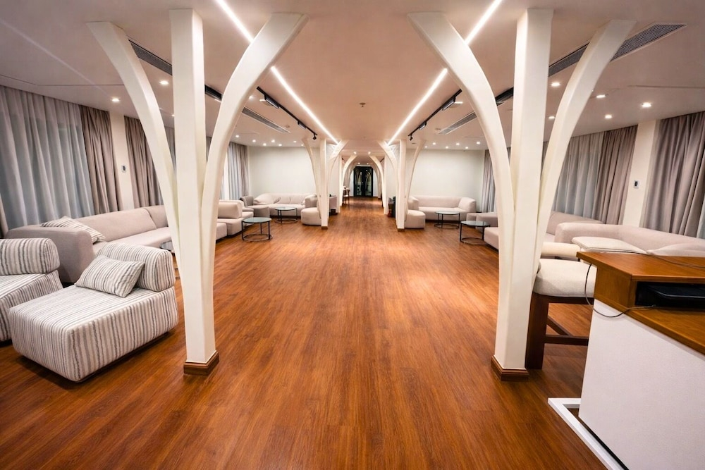 Hathor Ultra Luxury Dahabiya Cruise - Saturday from Luxor