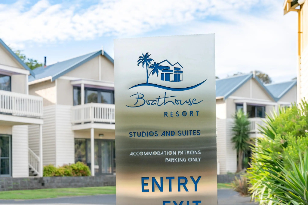 Boathouse Resort Studios and Suites