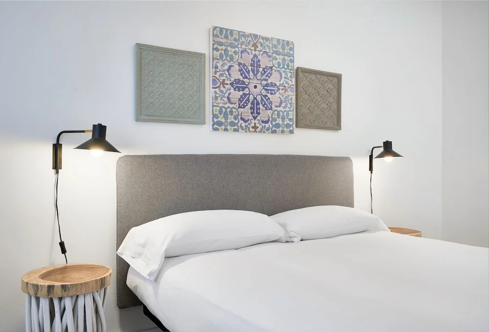 SUNN Apartments Amador de los Ríos, by Homing U
