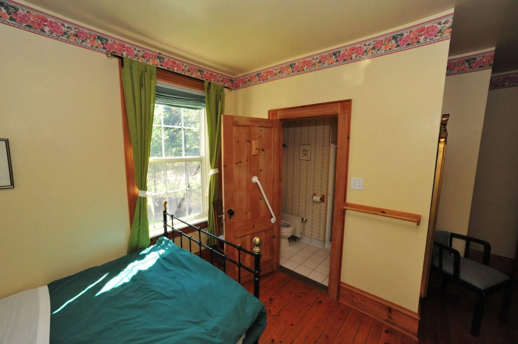 Little Shemogue Inn