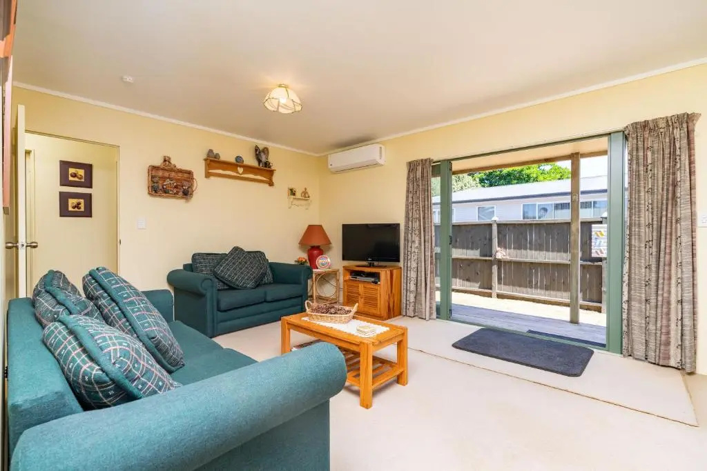 Hibiscus House - Mangawhai Heads Holiday Home