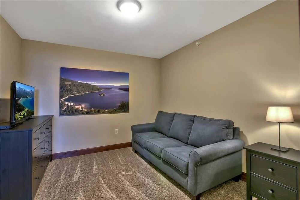 Conifer - 3 Br condo by RedAwning