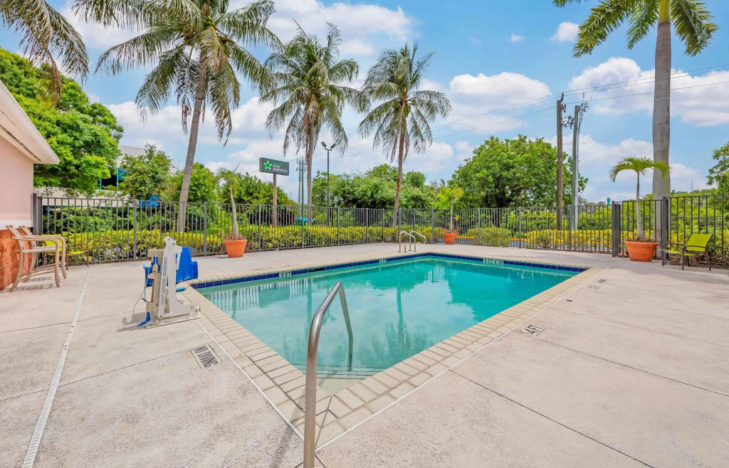 Extended Stay America Suites - West Palm Beach - Northpoint Corporate Park