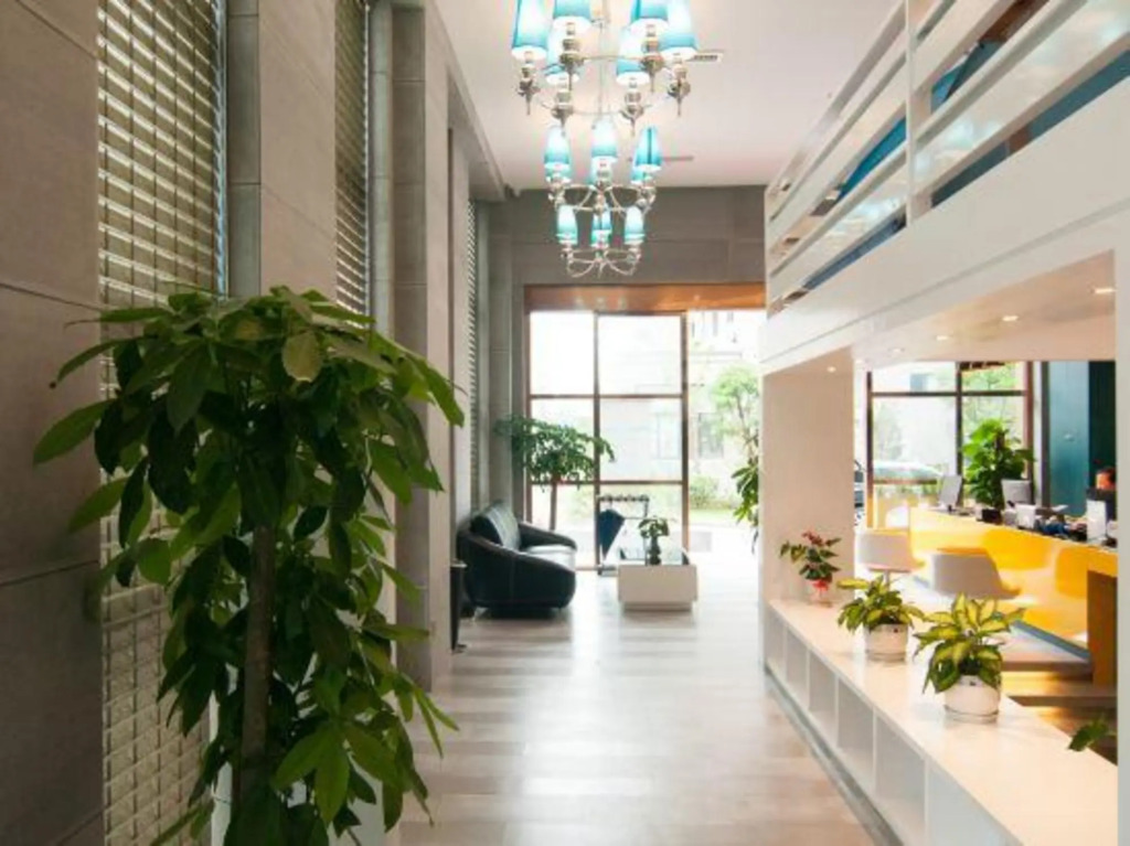 Zhoushan Pinzhu Art Hotel (Baolong Plaza)