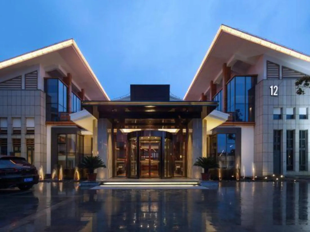 Begonia Hotel