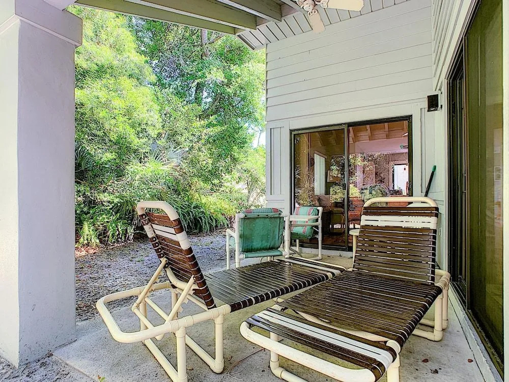 S4410 Sea Woods Villa by RedAwning