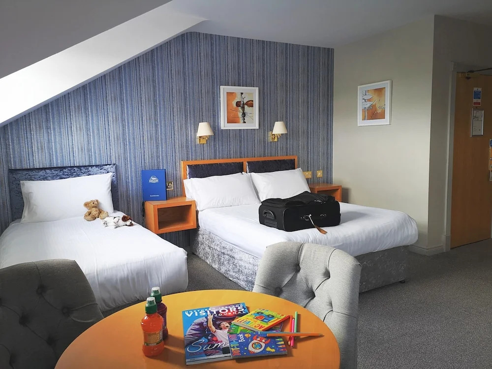 Mellon Country Inn Hotel