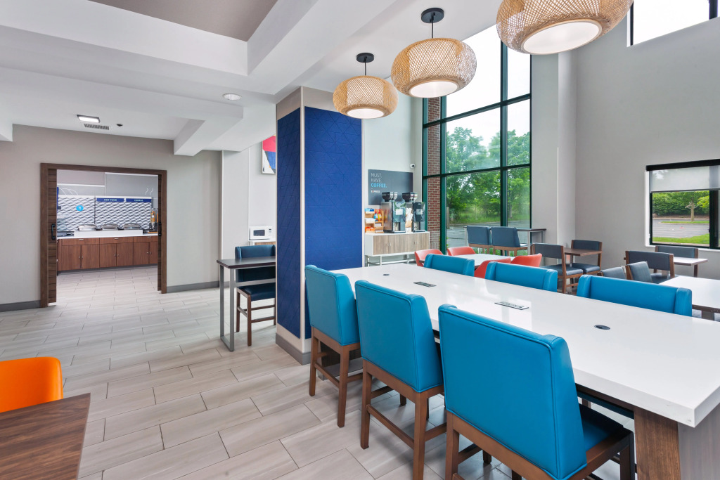 Holiday Inn Express & Suites North Lima by IHG