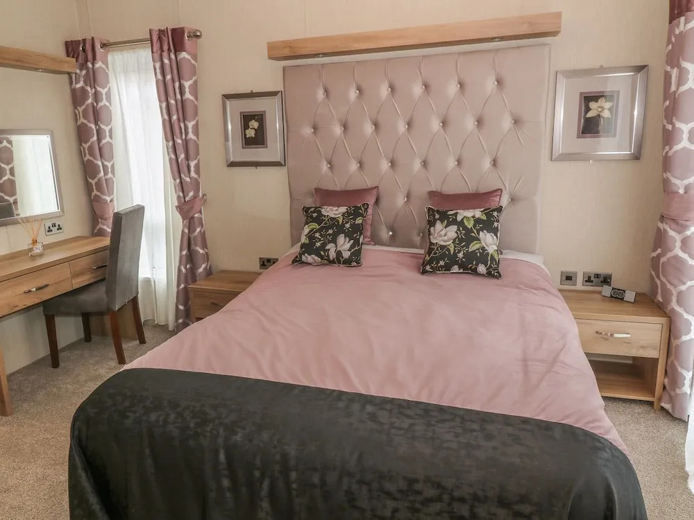 Avonal Lodge