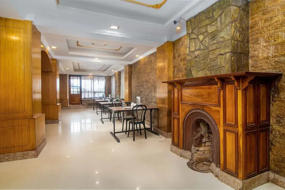 Muscatel BhumSang - 200 Mts from Mall Road