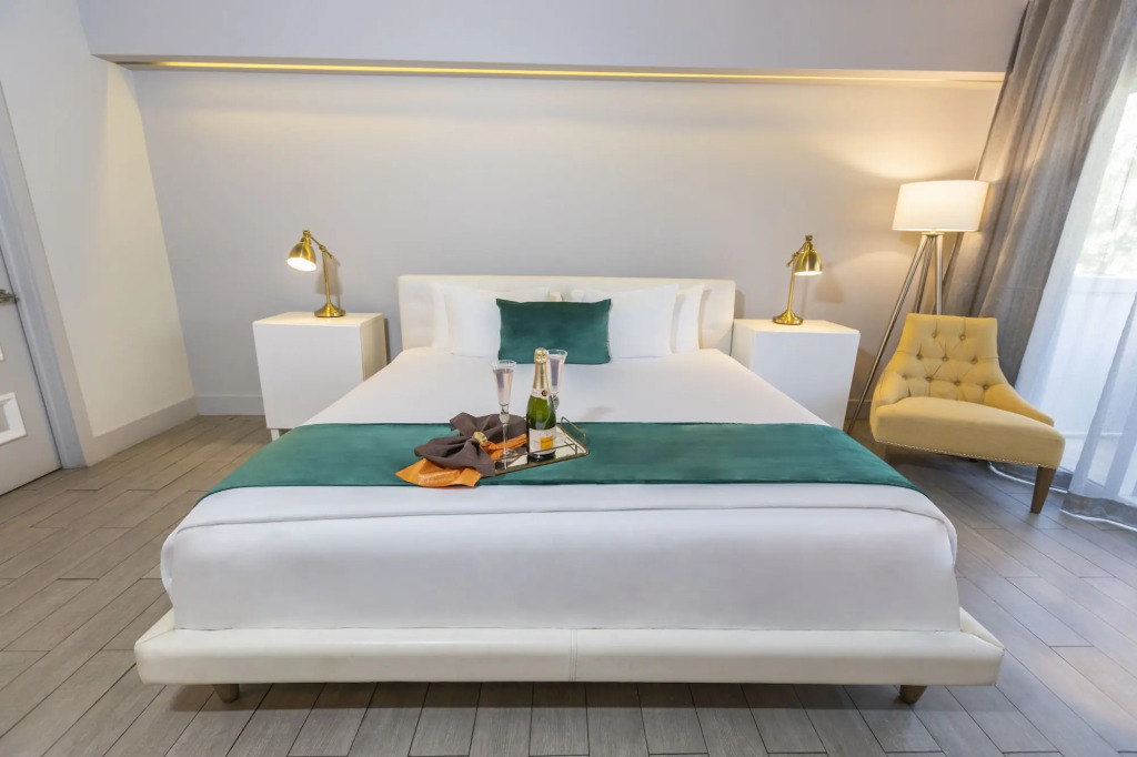 Riviera Suites