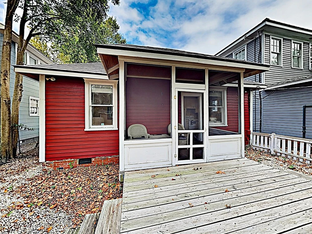 Sunny W/ Wraparound Porch 2 Bedroom Home