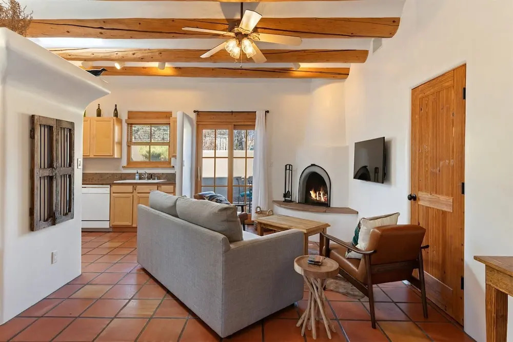 Casa Pico - Ideal Location, Fantastic Workspaces, Perfect Patio
