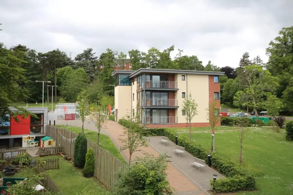 Perth Youth Hostel and Apartments