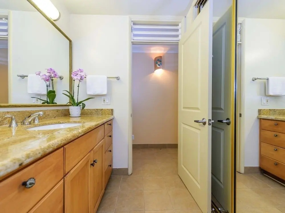 Napili Shores D127 Studio Bedroom 1 Bathroom Condo