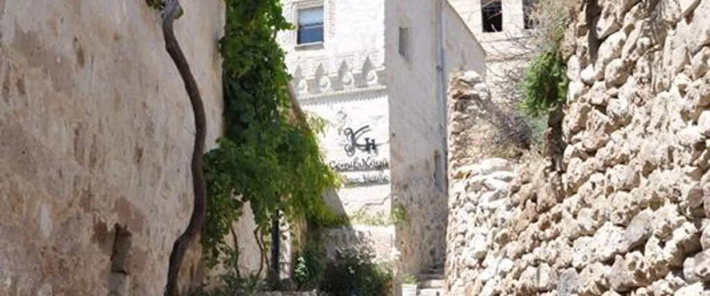 Cemil Köyü Cave House