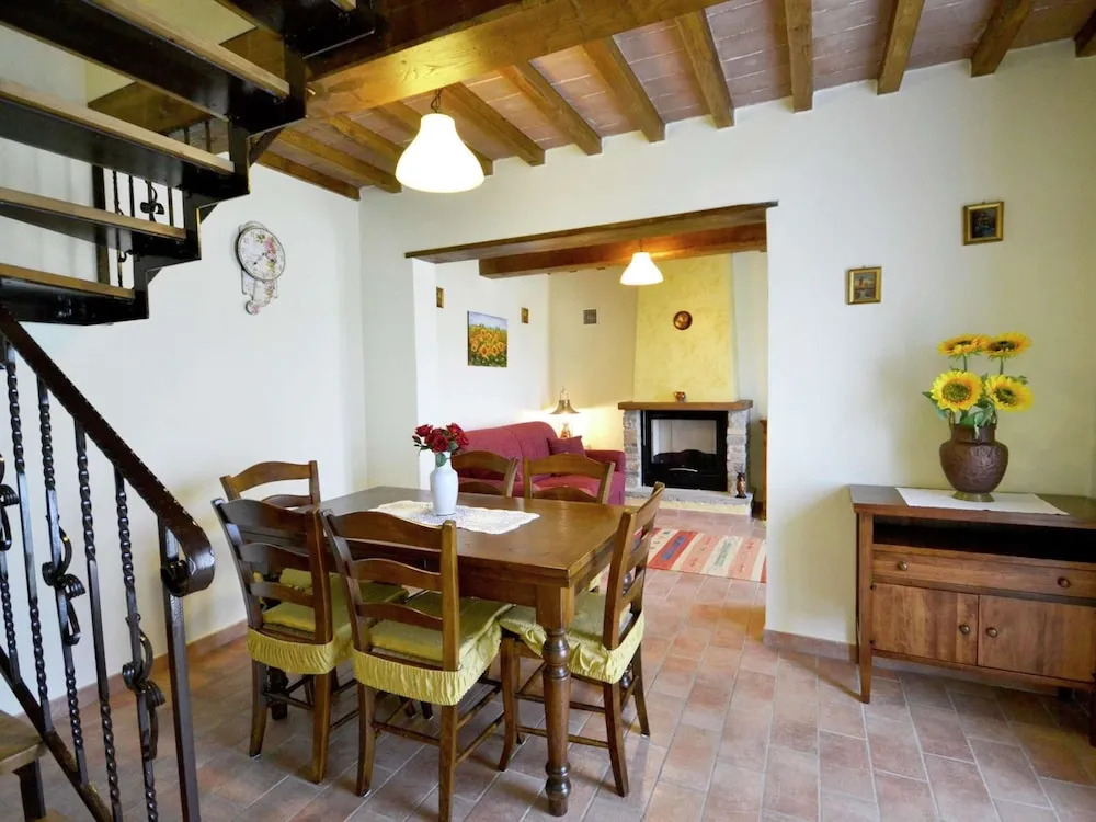 Villa with Private Pool near Cortona in Calm Countryside & Hilly Landscape
