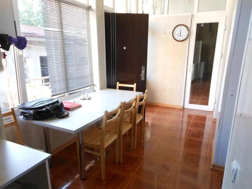 HoneyHostel