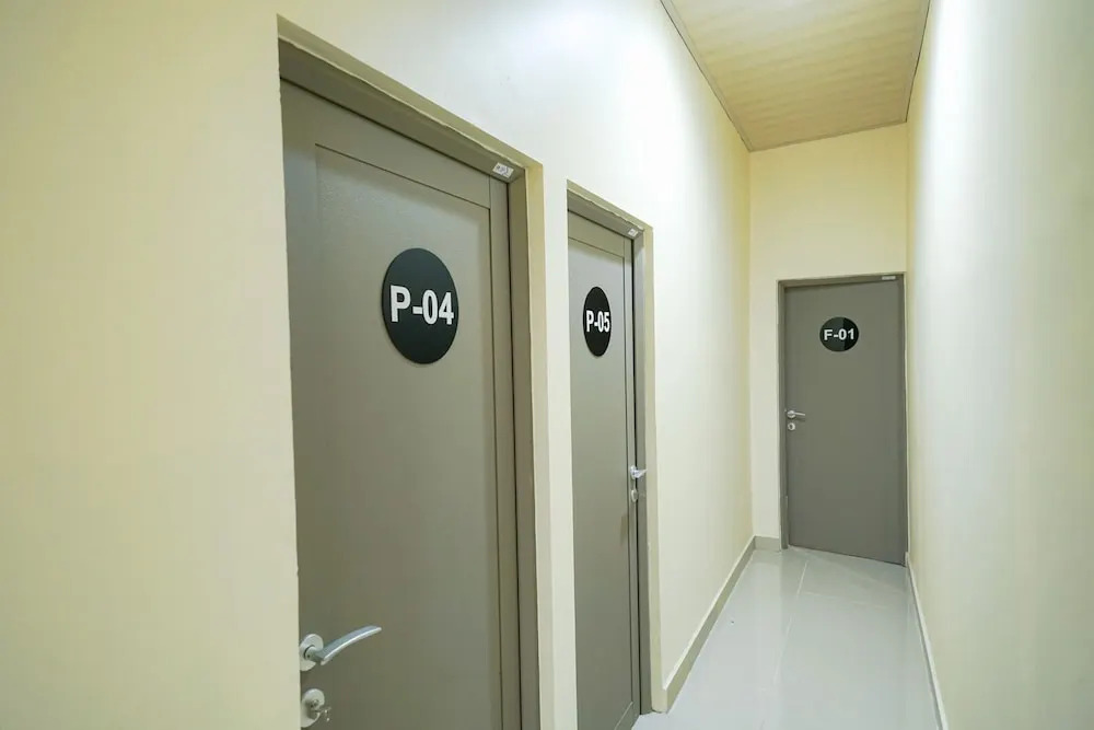 RedDoorz near Exit Toll Sirkuit Sentul
