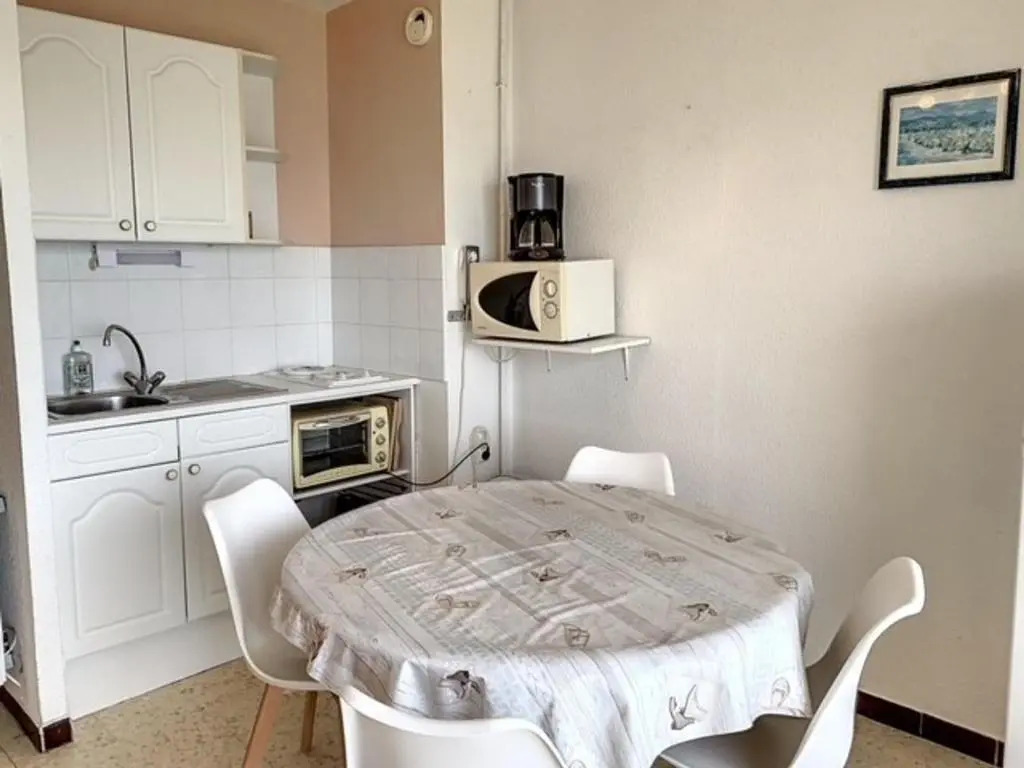 Appartement Balaruc-les-Bains, 1 pièce, 4 personnes - FR-1-503-82