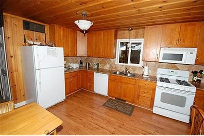 1091 Craig Avenue Holiday Home