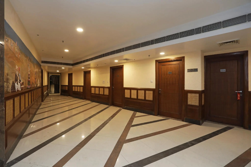 OYO 11061 Hotel Awesome