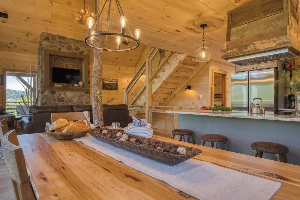Birch Lodge by Avantstay Indoor Pool, Theater, Game Room & Stunning Views!