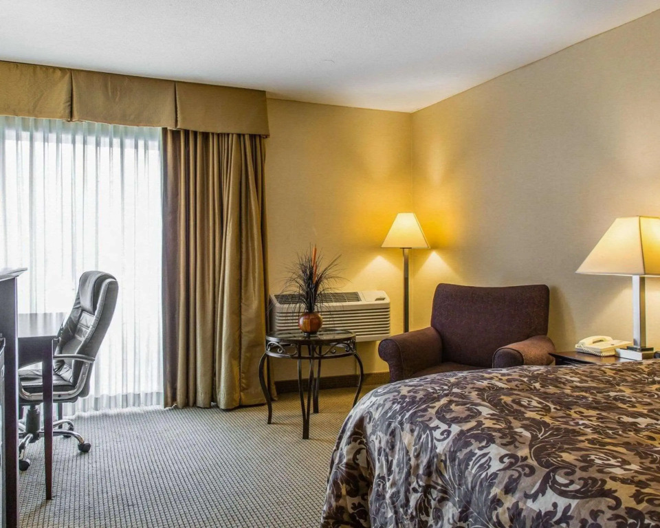 Rodeway Inn & Suites East Windsor