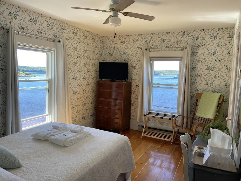 Spinneys Guesthouse & Beach Cottages