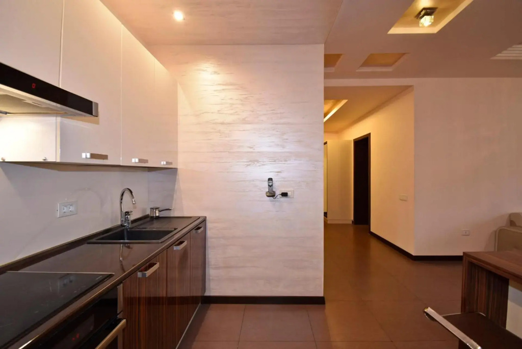 Northern Avenue 2 bedroom Modern Apartment With Balcony HH570