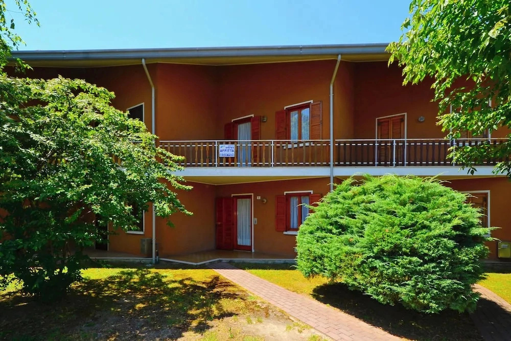 Enchanting Villa in a Quiet Area