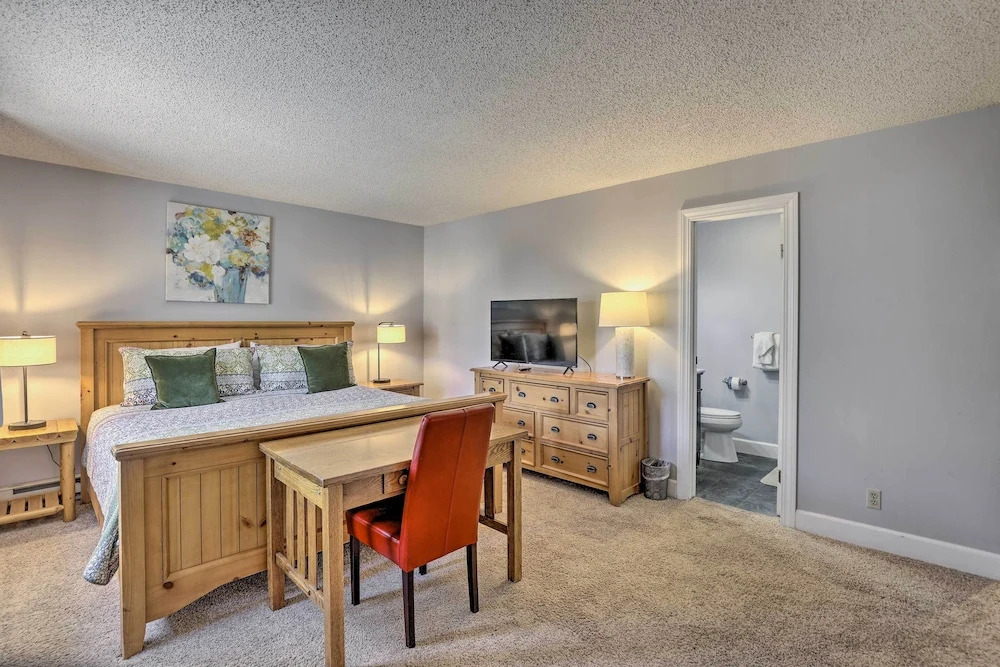 Upscale Avon Condo w/ Balcony & Mountain View!